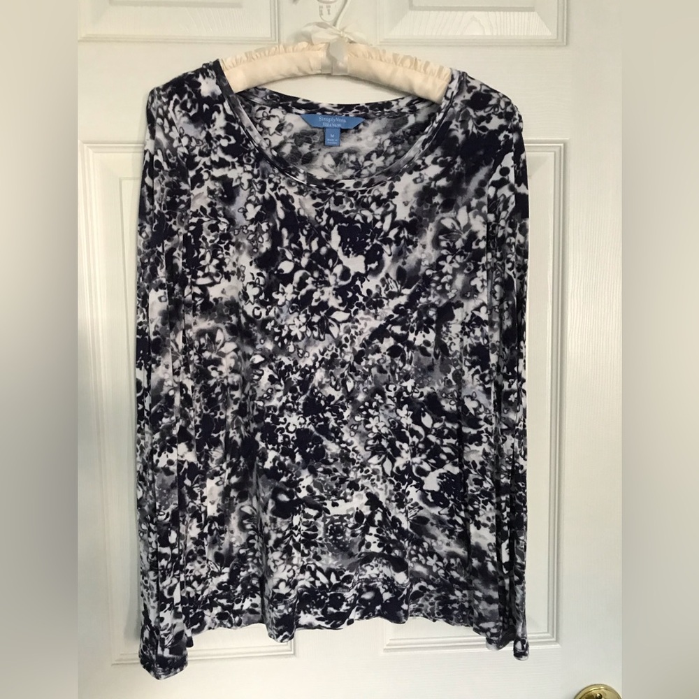 Vera Wang long-sleeved top